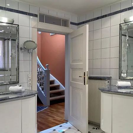 Haus An Der Mittelbruecke, Sandwall